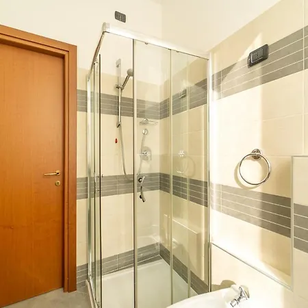 Flat With Ac And Wifi شقة كومو